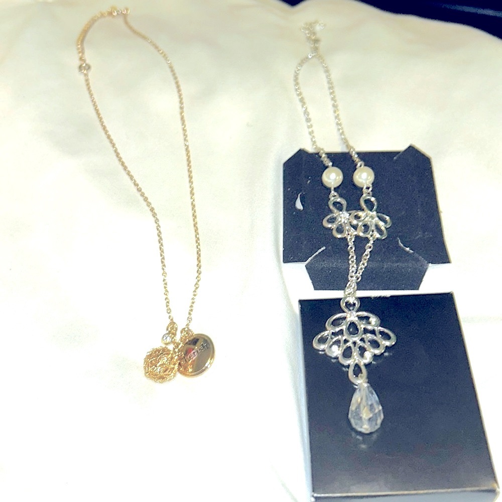 silver with pearls and tear drop pendant necklace